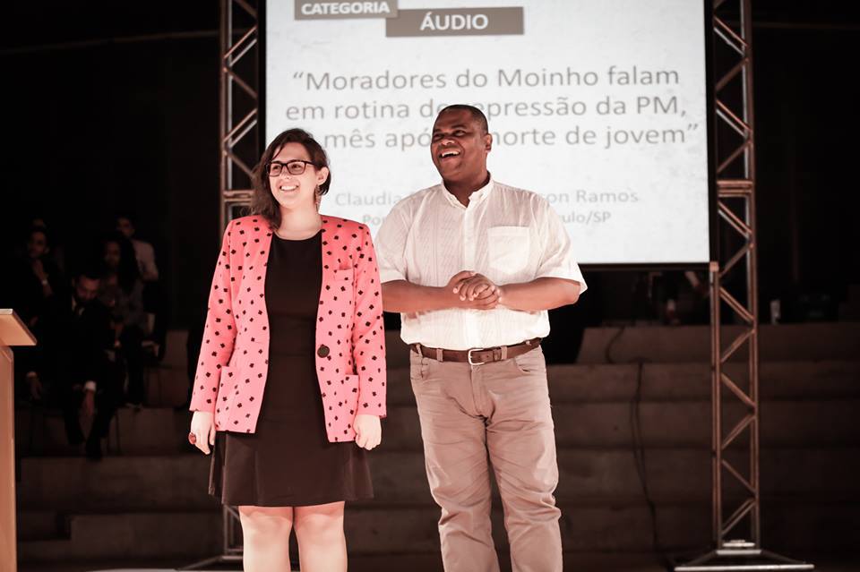 Cláudia Rocha e Emerson Ramos durante a cerimônia de premiação, no dia 31/10. Foto: Alice Vergueiro