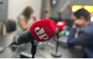 MPF pede cassação das concessões da Jovem Pan por difusão de discurso golpista