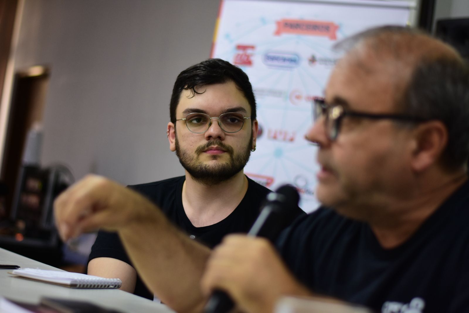 Regular Big Techs é enfrentar a extrema direita e o tecnofascismo, afirmam debatedores no 9º BlogProg